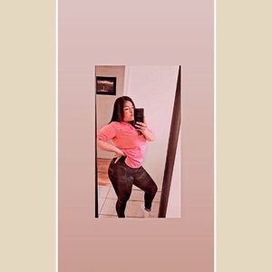 Meet your Posher, Perla